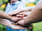 Deset pilířů digitálního fundraisingu. Jak úspěšně oslovit online dárce v roce 2026